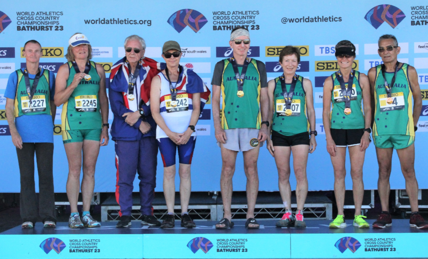 60+ medalists Victoria Gunn & Craig Downie (gold), Margaret Phillips & Kevin Dillon (silver), Helen Stanley & Bruce Graham (silver), and Robyn Basman & Jose Carvalho. Photo by Ken Farrell,